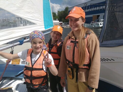 cdda4d05.ID Photo.100323